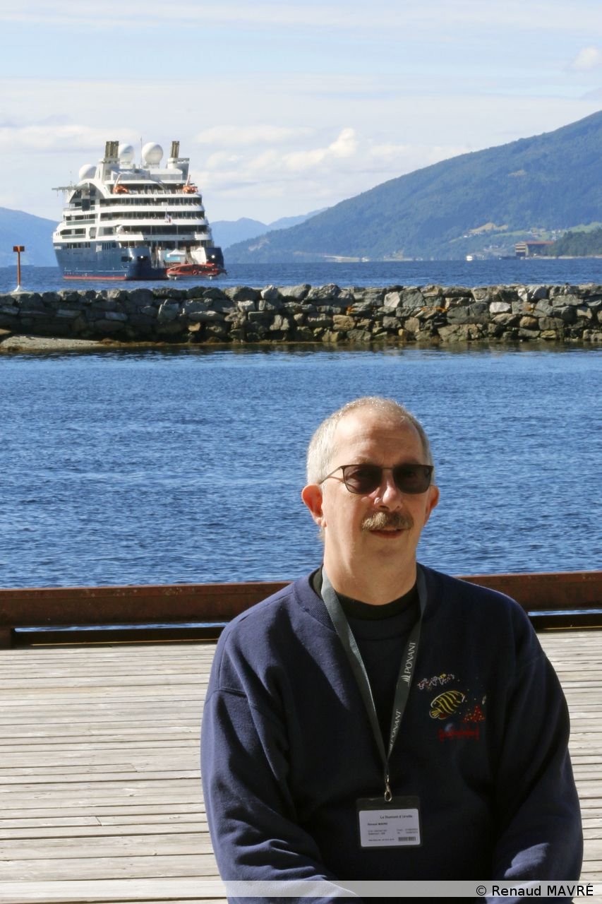 054 20231211 Sur le quai de cNordfjordeid