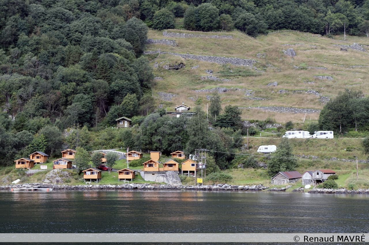 091 20230813 Dans le fjord de Geiranger