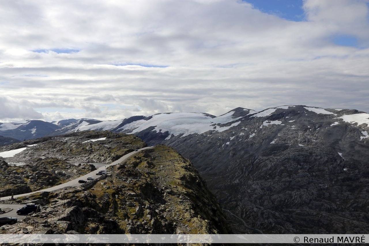 097 20230813 Vue depuis le Dalsnibba sur les Alpes scandinaves